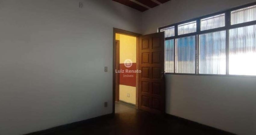 Casa com 2 quartos para alugar na Rua Ninive, Glória, Belo Horizonte