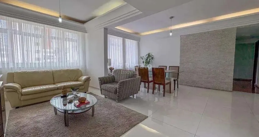 Apartamento reformado com 04 quartos(02 suítes) no bairro carmo