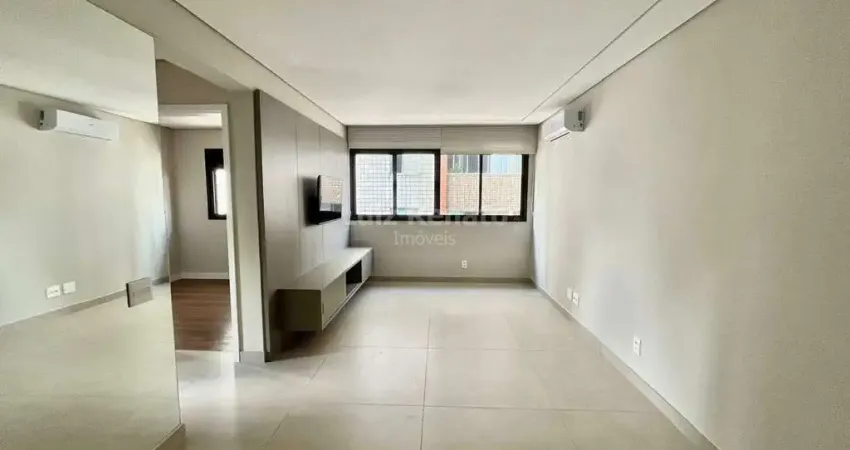 Apartamento semi mobiliado com 2 suítes para locação no lourdes