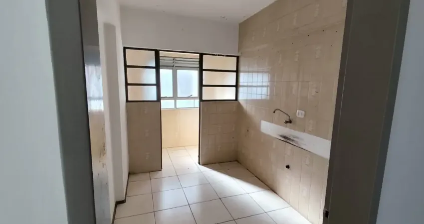 Apartamento central com dois dormitóriosb, elevadir , procimo de tuso