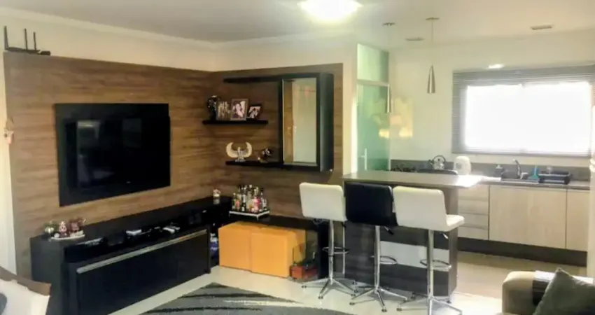 Apartamento semimobiliado com dois dormitórios , elevador .