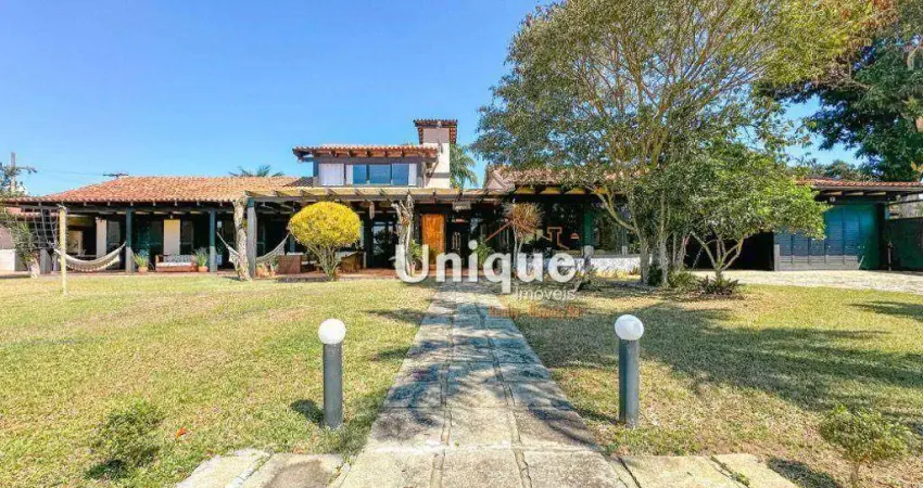 Casa com 4 dormitórios à venda, 570 m² por R$ 4.300.000,00 - Ferradura - Armação dos Búzios/RJ