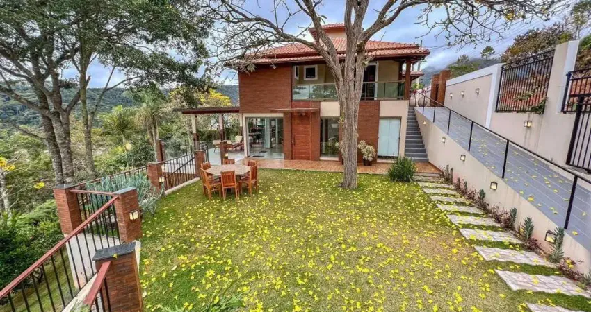 Casa Duplex á venda com 6 suítes - Aracê - Domingos Martins-ES
