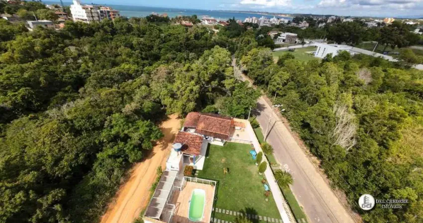 Casa para venda e/ou locação anual, com 2 Quartos, lazer com piscina e área gourmet, terreno com 448m²,  Meaipe - Guarapari-ES