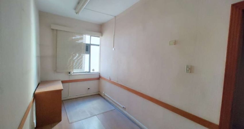 Sala comercial com 20m² a uma quadra da Praça da Sé