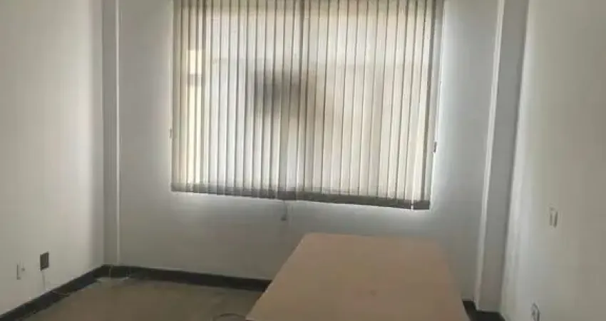 Sala Comercial na República, 66m², no centro histórico de São Paulo, localização perfeita para seus
