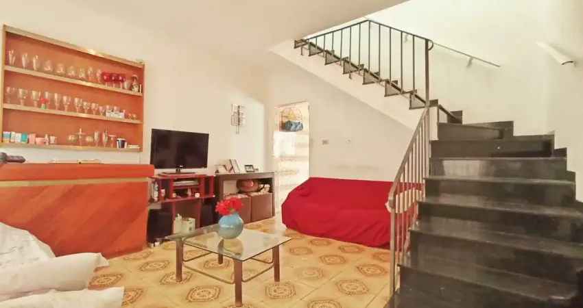 Excelente sobrado com 2 dormitórios e 2 vagas para venda R$ 800.000,00 ou locação R$ 4.000,00, Tatu