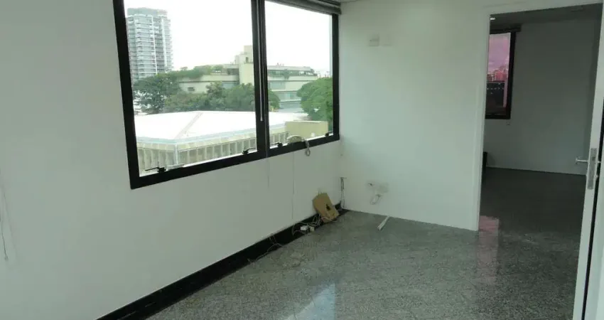 Conjunto comercial de 44m² com duas salas, duas vagas, para locação, na Vila Clementino, São Paulo,