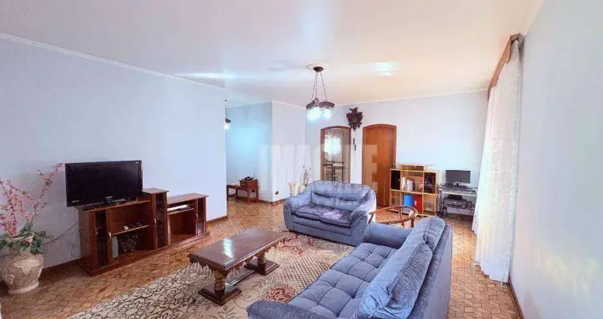 Casa no Carrão com 3 Dormitórios sendo 1 Suíte, Quintal, 2 Vagas, 233 m²