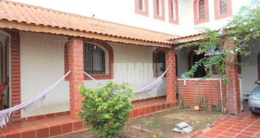 Sobrado na Vila Formosa com 4 Dormitórios sendo 1 Suíte, 4 Vagas, 200m²