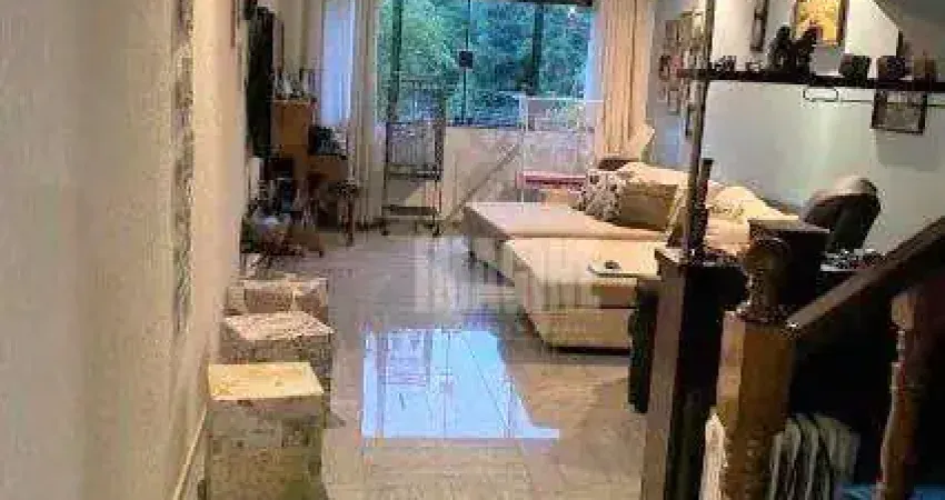 Sobrado na Vila Formosa com 3 Suítes, 8 Vagas, 239m²