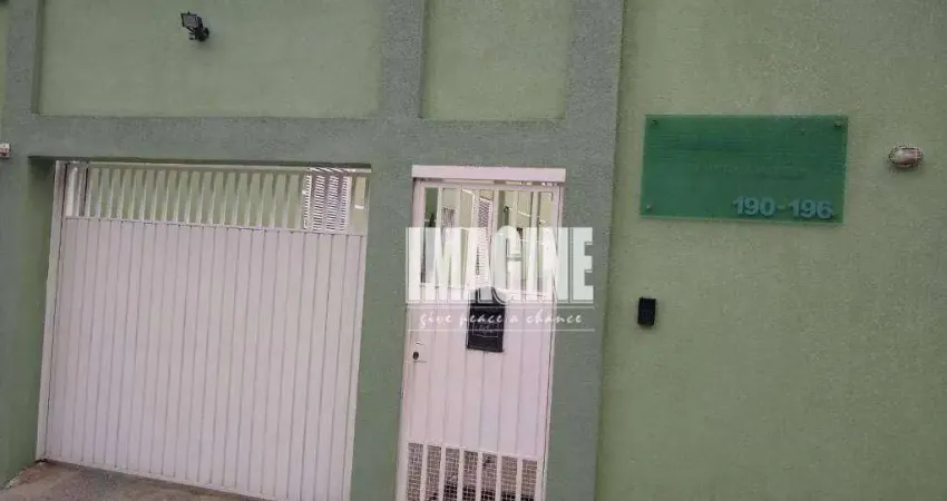 Sobrado  em Condomínio na Vila Matilde com  2 Dorms, 1 Vaga, 47m²