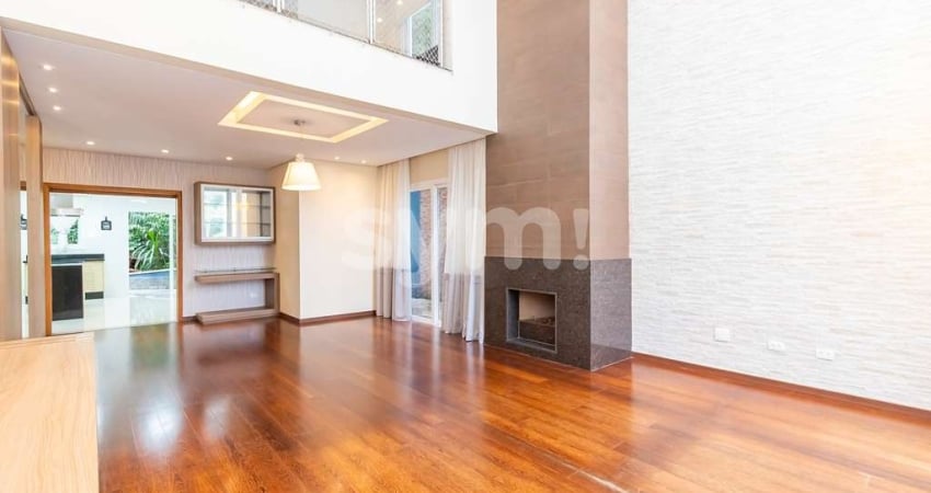 Casa em condomínio fechado com 3 quartos para alugar na Rua Doutor Lubumir Viergbiski, 220, Campo Comprido, Curitiba