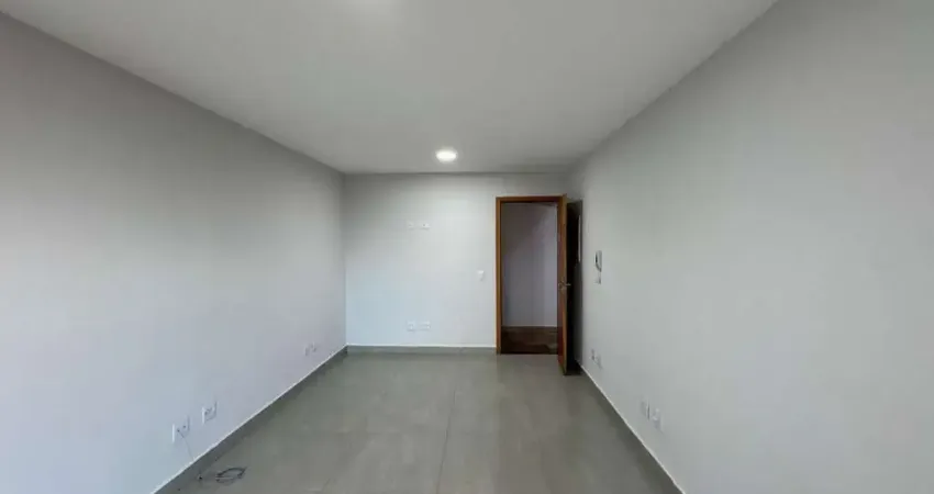 Sala para alugar na Mirim com terraço e infra-estrutura para ar condicionado