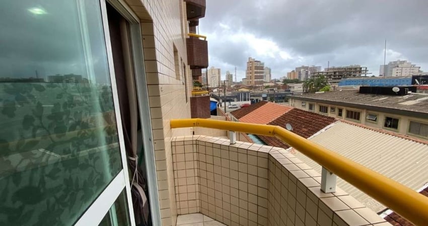 Kitnet com sacada e elevador para venda no bairro Caiçara em Praia Grande