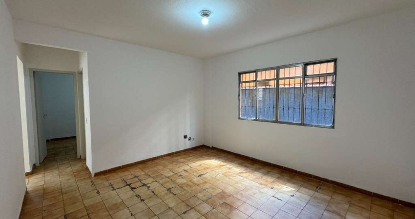 Apartamento Térreo para Locação na Vila Tupi em Praia Grande - SP.