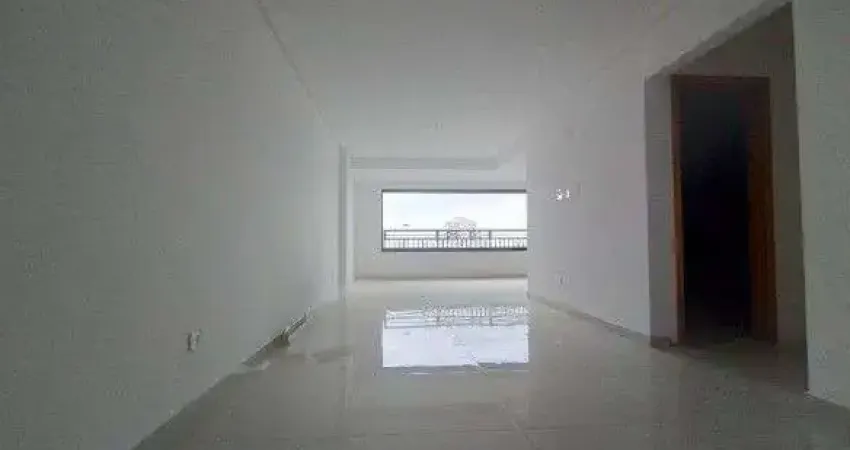 Apartamento à venda no Canto do Forte em Praia Grande - SP