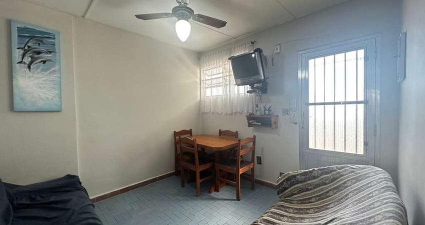Kitnet com 1 dormitório à venda, 32 m² por R$ 235.000,00 - Vila Guilhermina - Praia Grande/SP