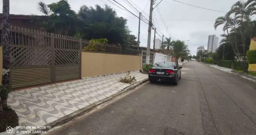 Casa com 4 dormitórios à venda, 230 m² - Balneário Flórida - Praia Grande/SP