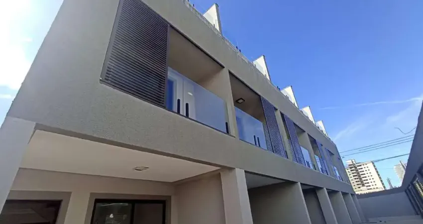 Sobrado com 3 dormitórios à venda, 121 m² por R$ 700.000,00 - Vilamar - Praia Grande/SP