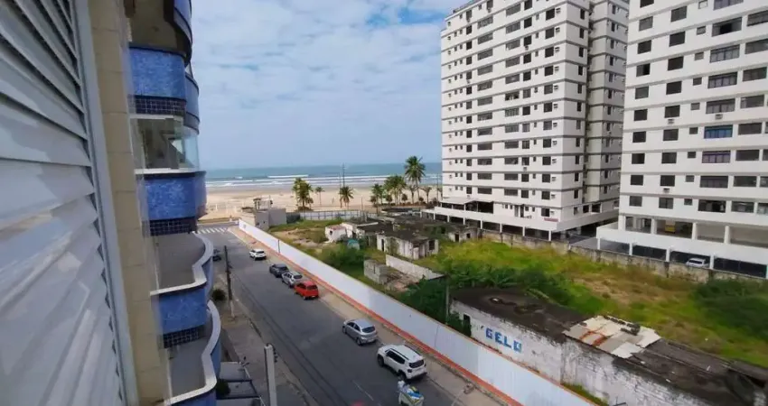 Apartamento próximo ao mar à venda na Vila Tupi em Praia Grande.