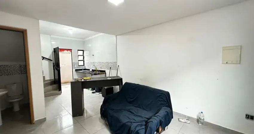 Sobrado com 2 dormitórios à venda no Maracanã em Praia Grande/SP