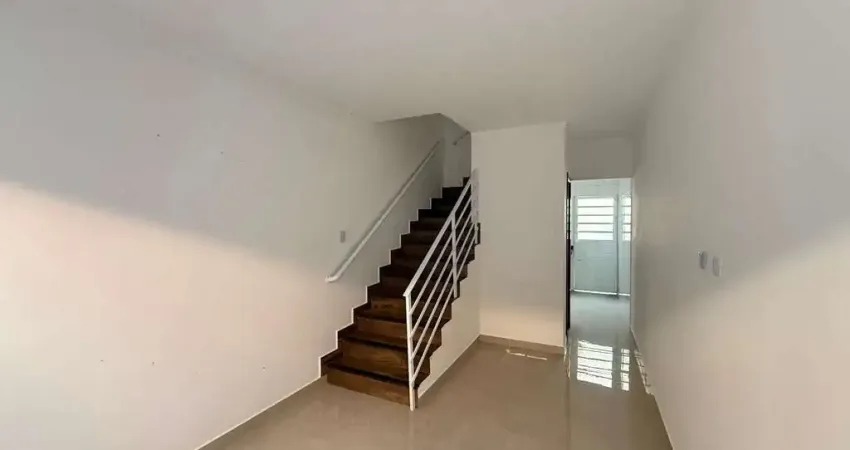 Sobrado novo em condomínio fechado — conforto e segurança no tude bastos!