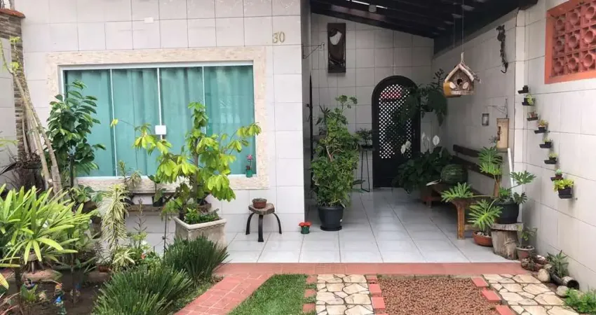 Casa com 2 quartos à venda na Rua Juquirais, 30, Tupi, Praia Grande