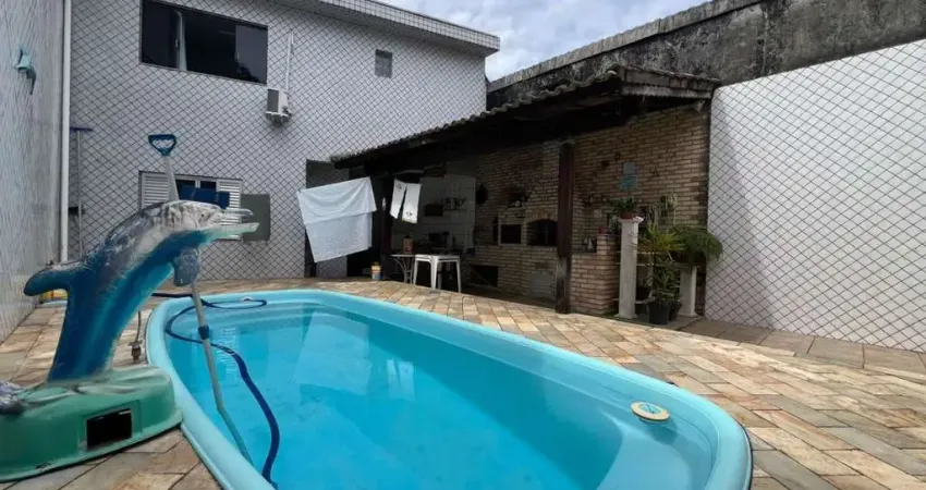 Casa com 2 dormitórios à venda, 150 m² por R$ 950.000,00 - Boqueirão - Praia Grande/SP