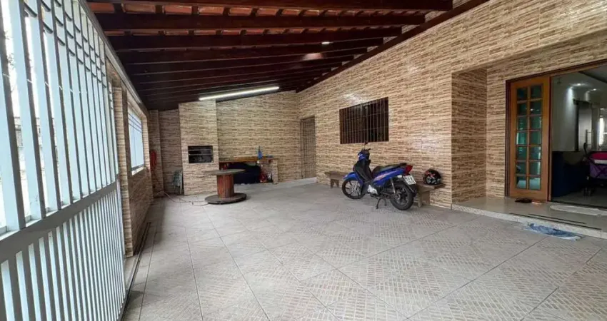 Casa com 3 dormitórios, 141 m² - venda por R$ 750.000,00 ou aluguel por R$ 4.000,01/mês - Vila Assunção - Praia Grande/SP