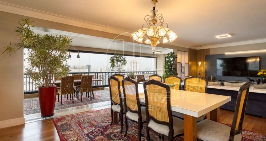 Apartamento com planta excelente, vista livre, sol e muito conforto.