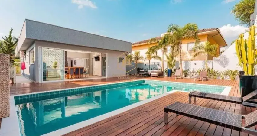 Casa com 3 Quartos(3 Suítes) à venda por R$ 1.800.000