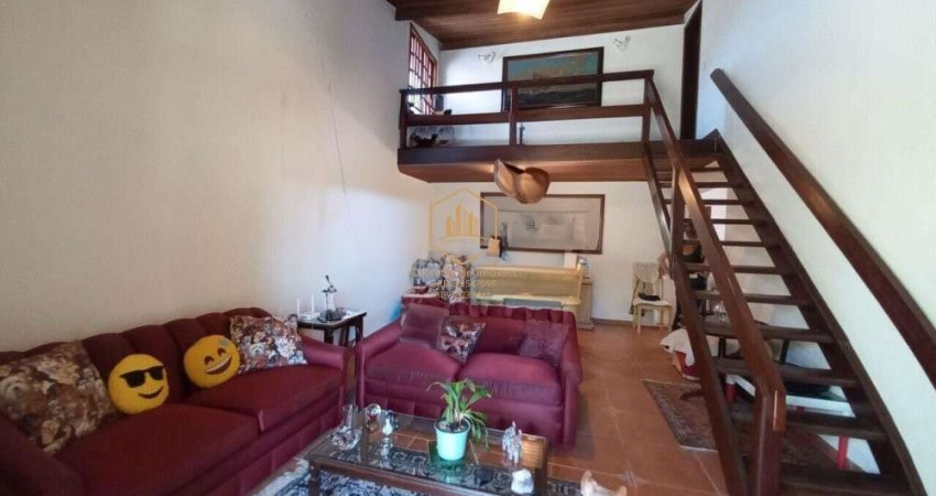 Casa à Venda com 4 dormitórios (2 suítes), por R$ 680.000