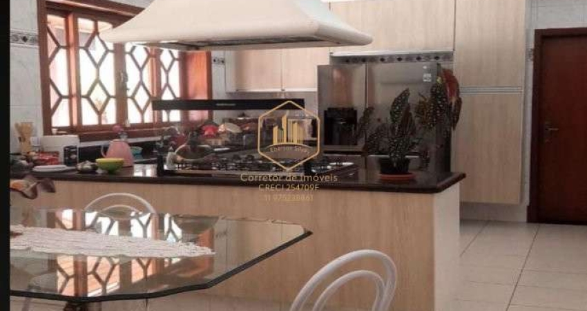 Casa à venda por R$ 2.200.000,00 com 4 suítes