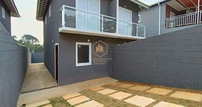 Casa com 2 dormitórios à venda, 67 m² por R$ 390.000,00