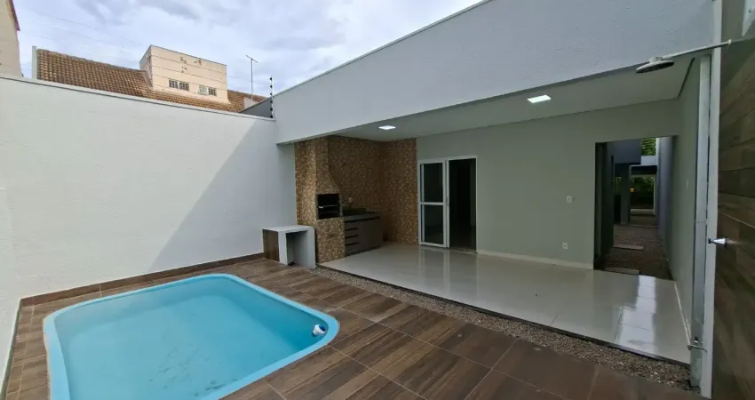Casa térrea com 3 quartos sendo 01 suite e piscina no santa cruz 2