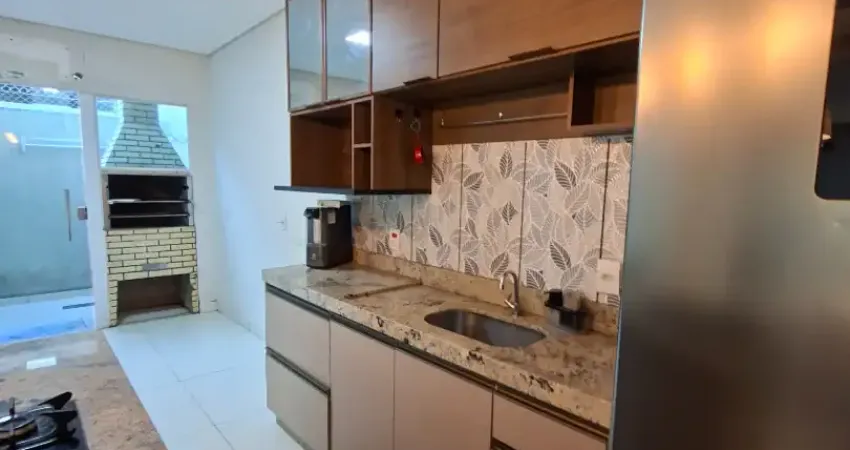 Linda Casa térrea com 3 quartos (2 suítes), condomínio Mônaco!