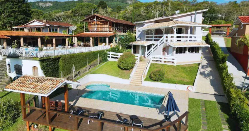 Casa pé na água à venda no condomínio porto danalis em joanópolis-sp