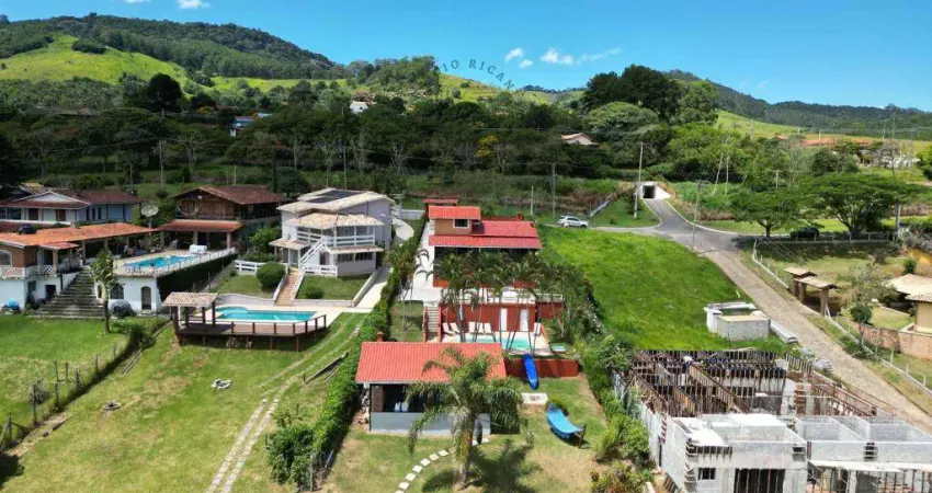 Casa pé na água à venda no condomínio porto danalis em joanópolis-sp