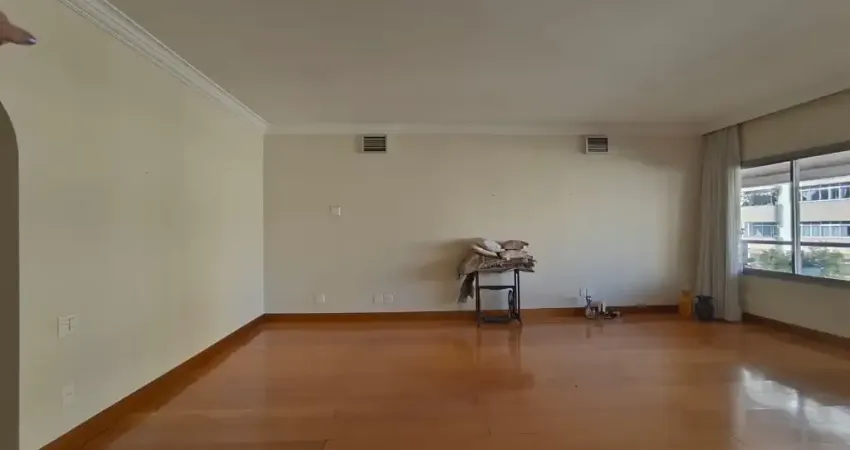 Edificio Eldorado - 3 suites - 2 vagas - andar baixo (precisa de reforma).