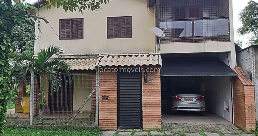 Granja com uma casa de 04 quartos em chapeu d`uvas juiz de fora mg