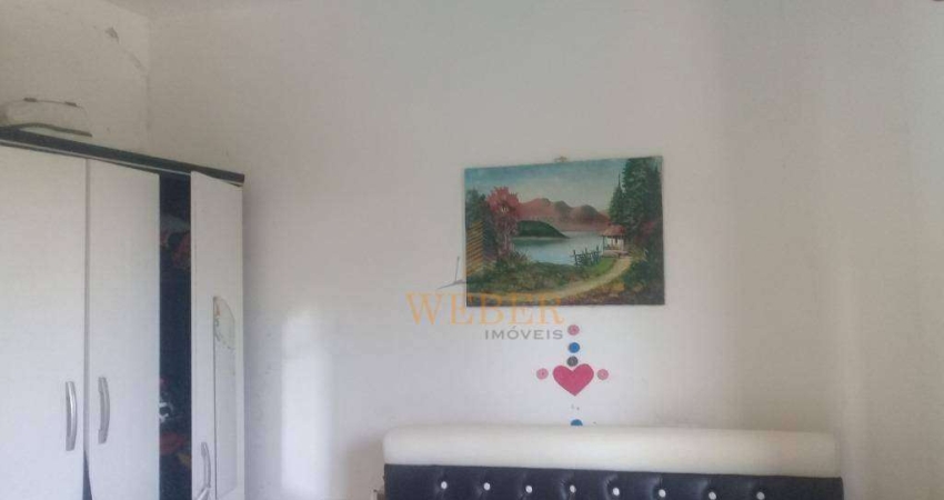 Casa com excelente localização.