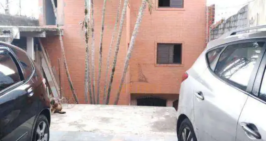 Sobrado com 2 dormitórios à venda, 289 m² por R$ 750.000,00 - Vila Regina - Embu das Artes/SP