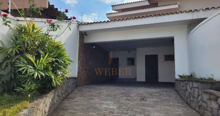 Sobrado espaçoso com área verde e localização privilegiada!