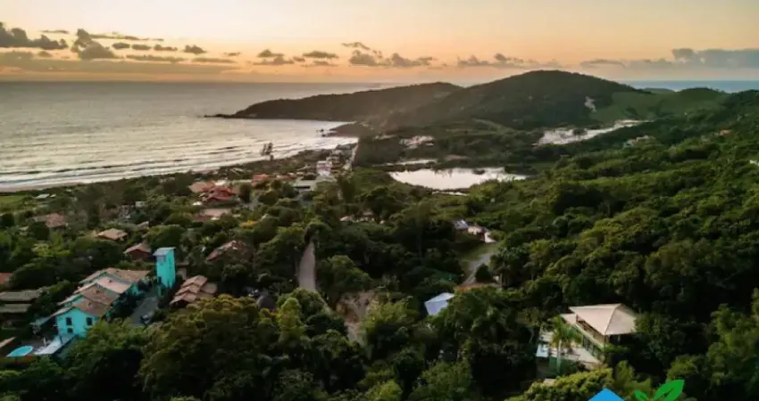 Casa com 3 quartos à venda na Rua Ernani Cotrin, 10, Praia do Rosa, Imbituba