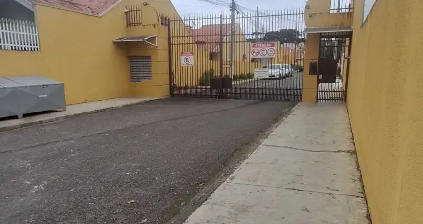 Casa em condomínio fechado com 2 quartos à venda no Uberaba, Curitiba 