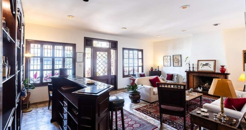 Casa tipo para venda com 3 quartos, sendo 1 suíte, 250m²