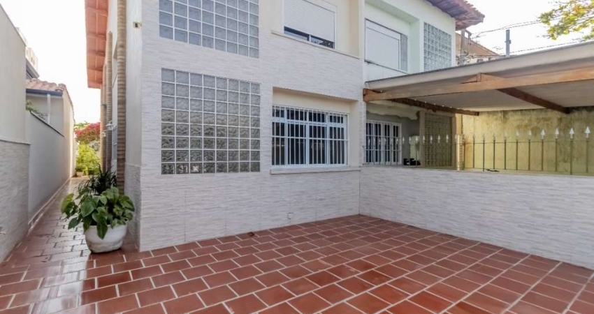 Casa tipo para venda com 3 quartos, sendo 1 suíte, 151m²