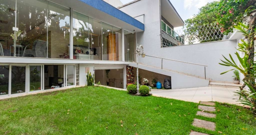 Casa tipo para venda com 6 quartos, sendo 4 suítes, 530m²