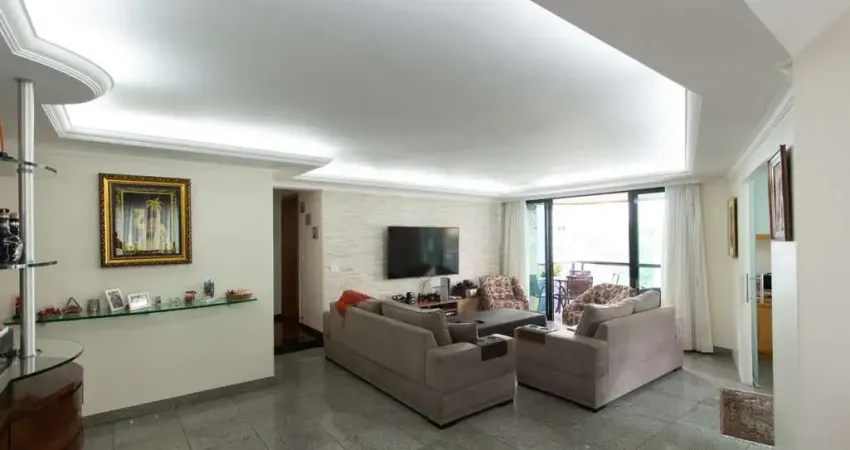 Apartamento tipo para venda com 5 quartos, sendo 4 suítes, 300m²